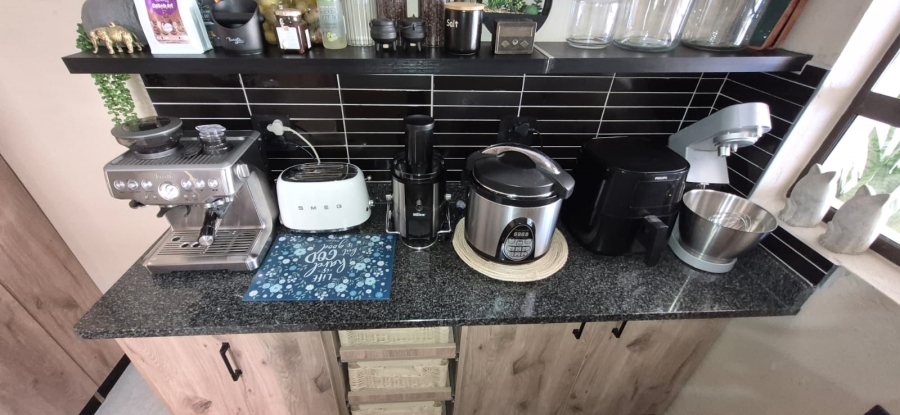 3 Bedroom Property for Sale in Boschdal North West